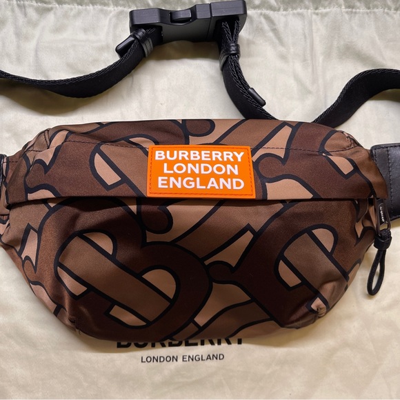 Authentic Burberry Monogram Print Sonny Belt Bag in Brown Nylon - Picture 2 of 10
